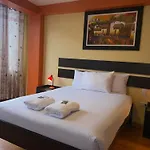 Adriano\'S Deluxe Apartments 2
